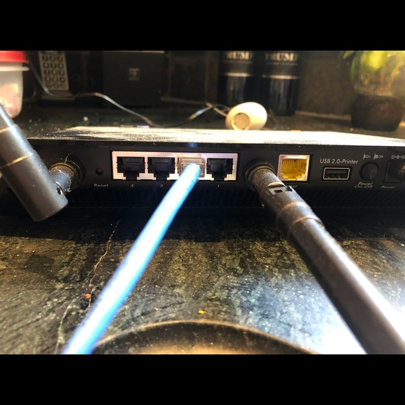 Linksys Netgear AC1750 smart wifi Router - Picture 3 of 4